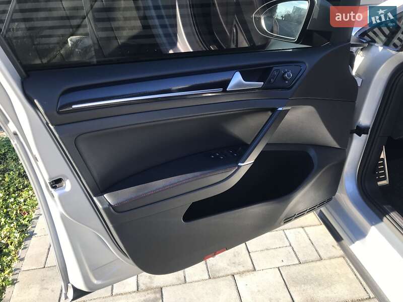 Хетчбек Volkswagen Golf GTI 2014 в Одесі фото 58 Хетчбек Volkswagen Golf GTI 2014 в Одесі