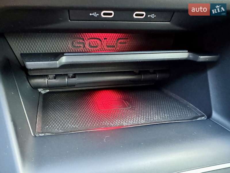 Хэтчбек Volkswagen Golf GTI 2021 в Киеве