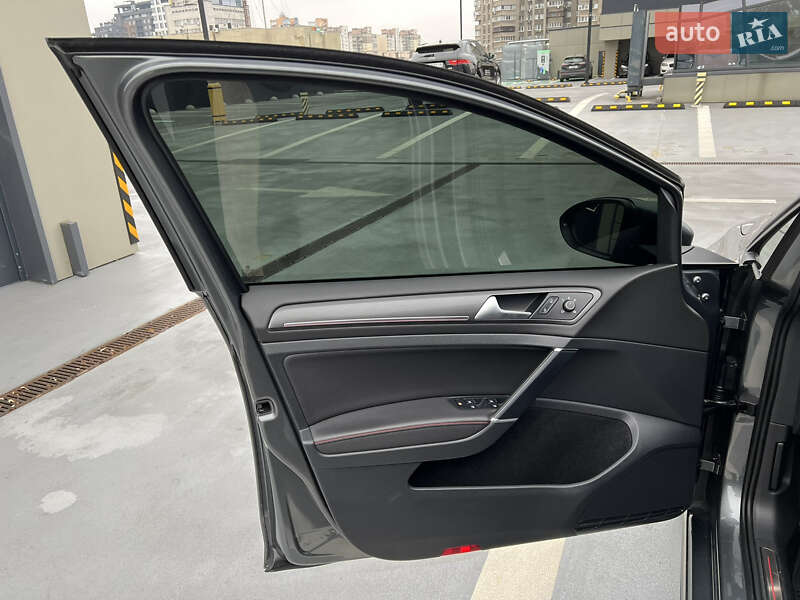 Хетчбек Volkswagen Golf GTI 2019 в Києві