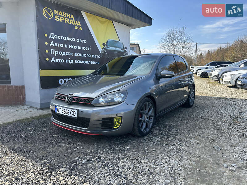 Хэтчбек Volkswagen Golf GTI 2012 в 