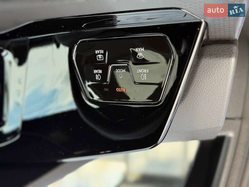 Хэтчбек Volkswagen Golf GTI 2021 в Киеве