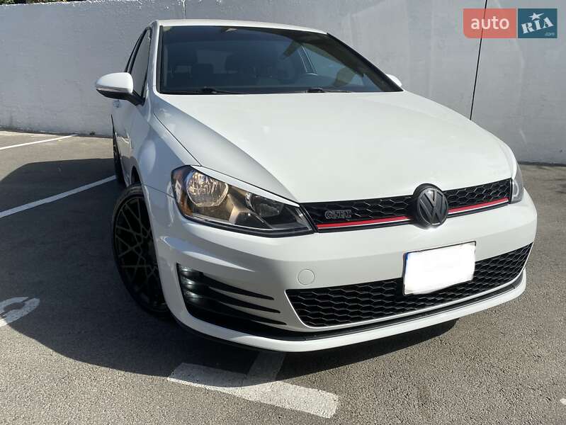 Хэтчбек Volkswagen Golf GTI 2016 в Киеве фото 3 Хэтчбек Volkswagen Golf GTI 2016 в Киеве