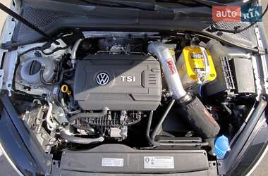 Хетчбек Volkswagen Golf GTI 2016 в Києві
