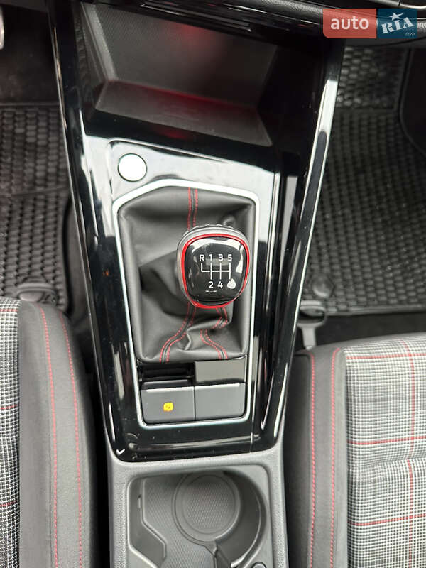 Хетчбек Volkswagen Golf GTI 2022 в Полтаві