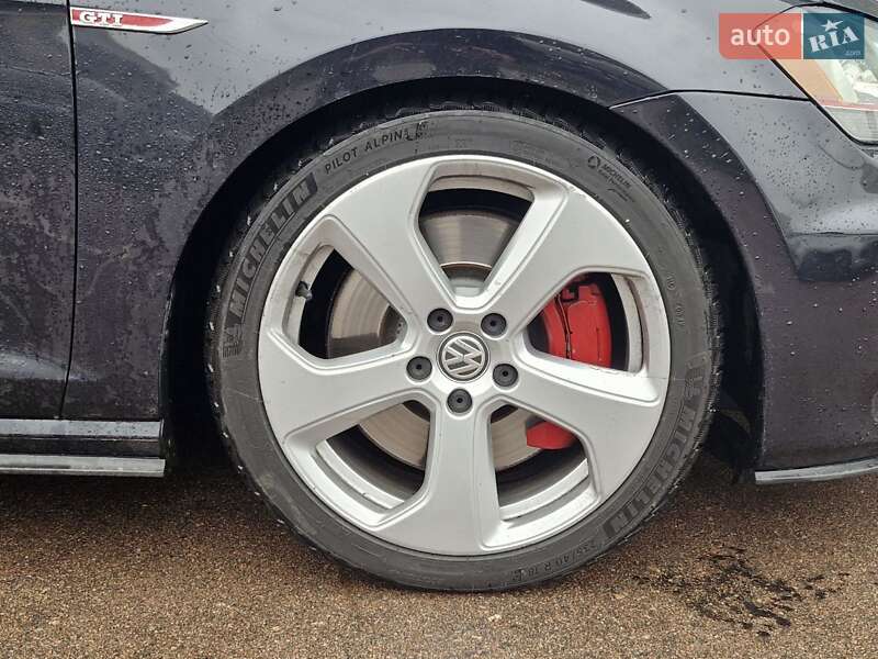 Хэтчбек Volkswagen Golf GTI 2016 в Киеве фото 19 Хэтчбек Volkswagen Golf GTI 2016 в Киеве