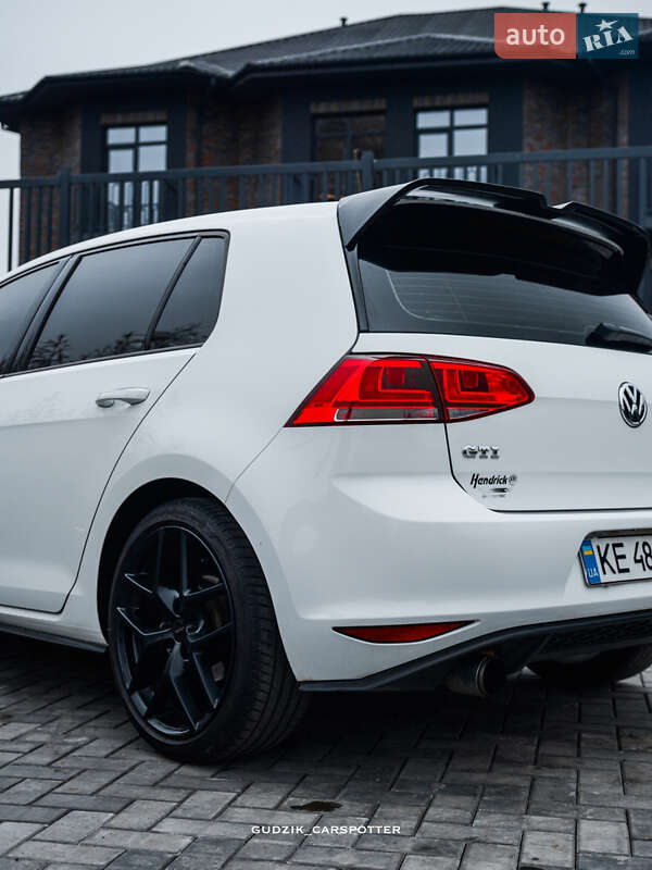 Хэтчбек Volkswagen Golf GTI 2016 в Кривом Роге фото 13 Хэтчбек Volkswagen Golf GTI 2016 в Кривом Роге