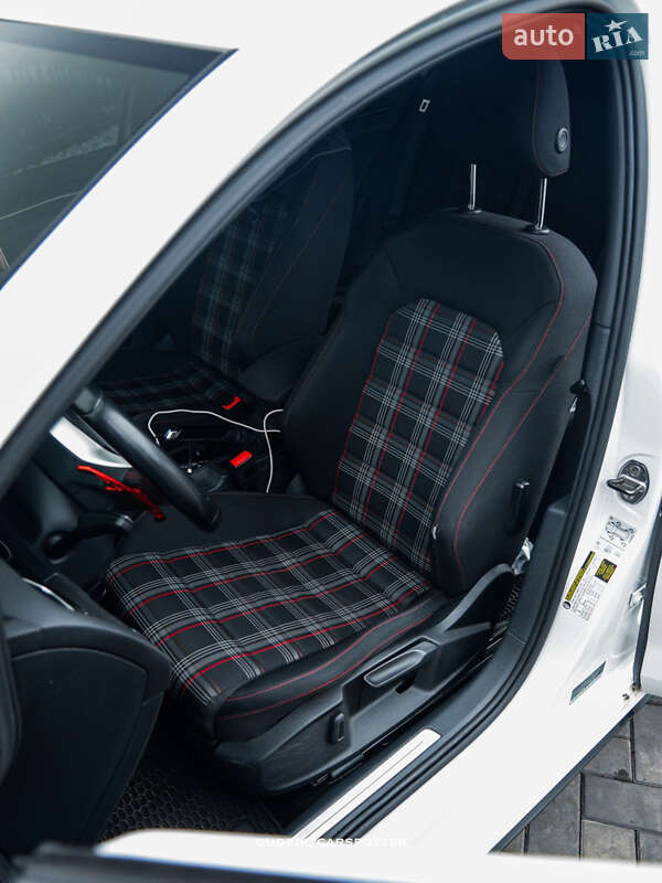 Хэтчбек Volkswagen Golf GTI 2016 в Кривом Роге фото 20 Хэтчбек Volkswagen Golf GTI 2016 в Кривом Роге