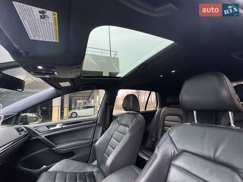 Хетчбек Volkswagen Golf GTI 2014 в Києві