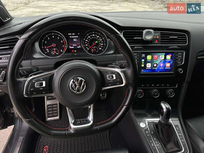 Хэтчбек Volkswagen Golf GTI 2017 в Киеве