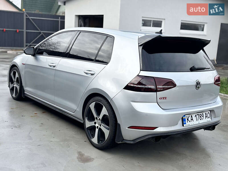 Хетчбек Volkswagen Golf GTI 2014 в Києві