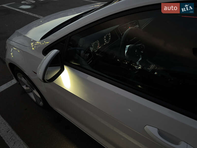 Хэтчбек Volkswagen Golf GTI 2019 в Киеве