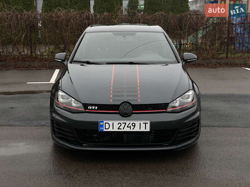 Хэтчбек Volkswagen Golf GTI 2015 в Киеве