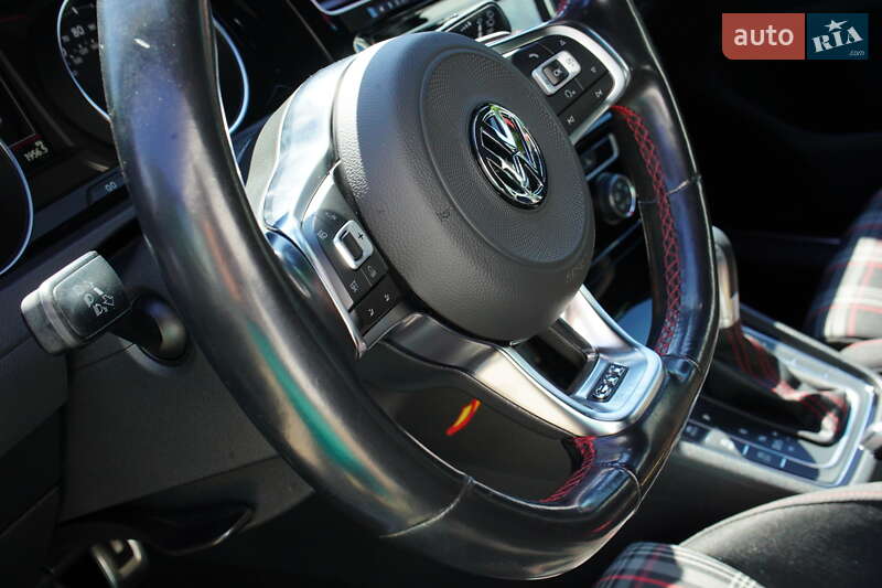 Хэтчбек Volkswagen Golf GTI 2018 в Житомире