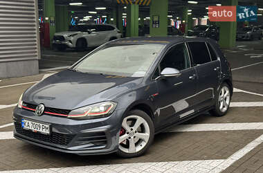 Хэтчбек Volkswagen Golf GTI 2017 в Киеве
