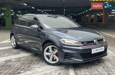 Хэтчбек Volkswagen Golf GTI 2017 в Киеве