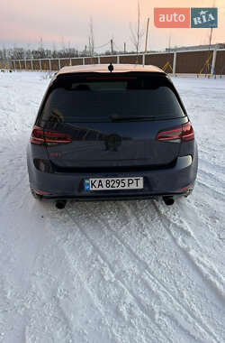Хэтчбек Volkswagen Golf GTI 2017 в Киеве