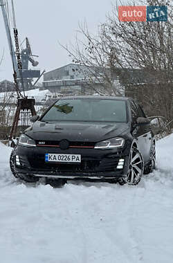 Хэтчбек Volkswagen Golf GTI 2017 в Киеве