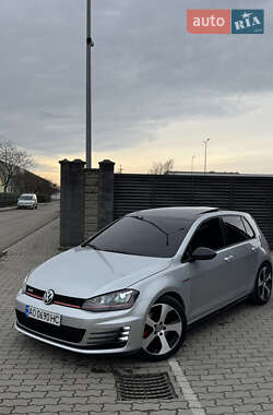 Хэтчбек Volkswagen Golf GTI 2014 в Ужгороде