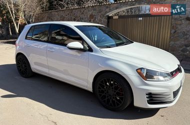 Хэтчбек Volkswagen Golf GTI 2016 в Киеве