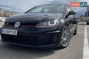 Хэтчбек Volkswagen Golf GTI 2017 в Киеве