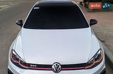 Хетчбек Volkswagen Golf GTI 2020 в Запоріжжі