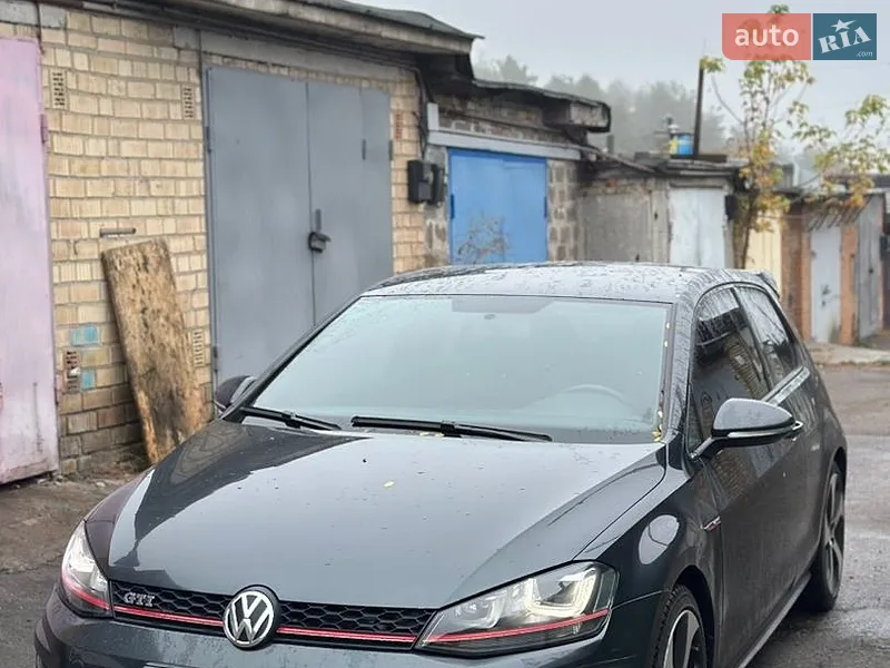 Volkswagen Golf GTI