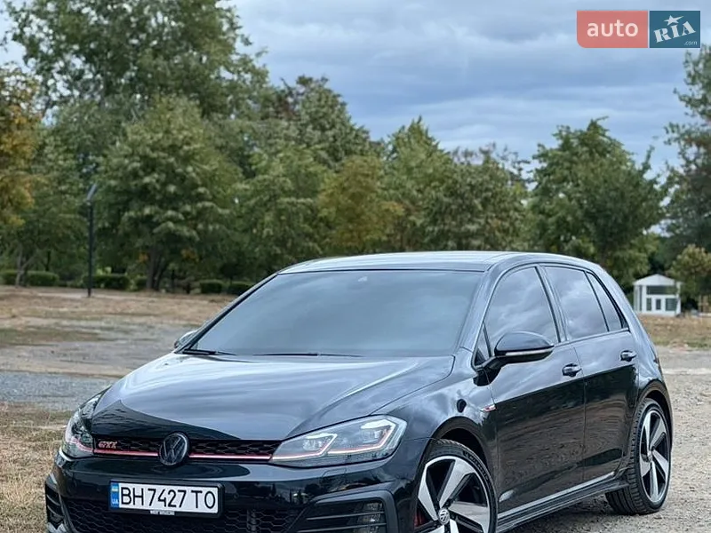 Volkswagen Golf GTI