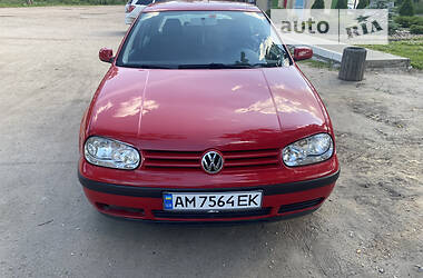 Хетчбек Volkswagen Golf IV 2001 в Житомирі