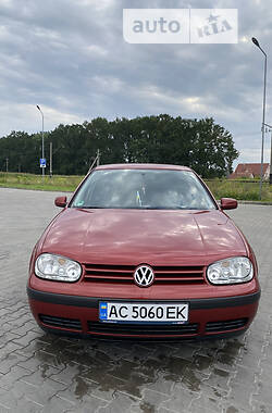 Хэтчбек Volkswagen Golf IV 1999 в Луцке