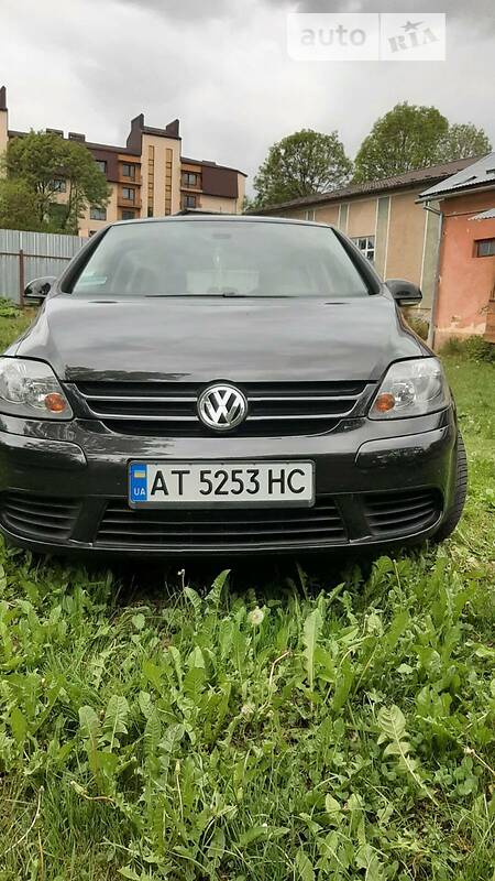 Хэтчбек Volkswagen Golf Plus 2008 в Надворной