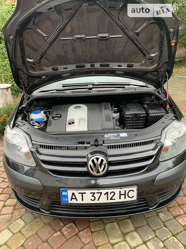 Хэтчбек Volkswagen Golf Plus 2006 в Надворной