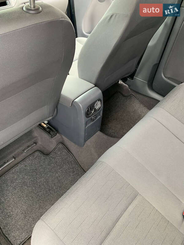 Хэтчбек Volkswagen Golf Plus 2005 в Березному фото 9 Хэтчбек Volkswagen Golf Plus 2005 в Березному