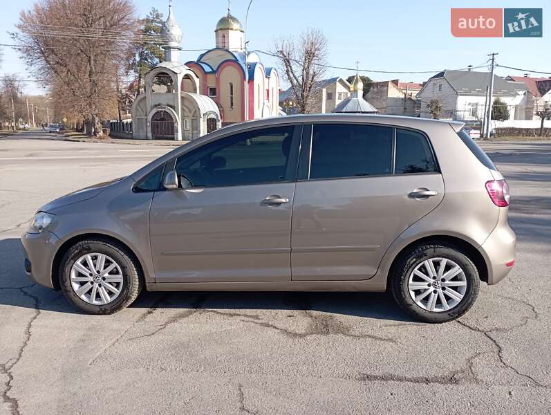 Хетчбек Volkswagen Golf Plus 2010 в Ужгороді