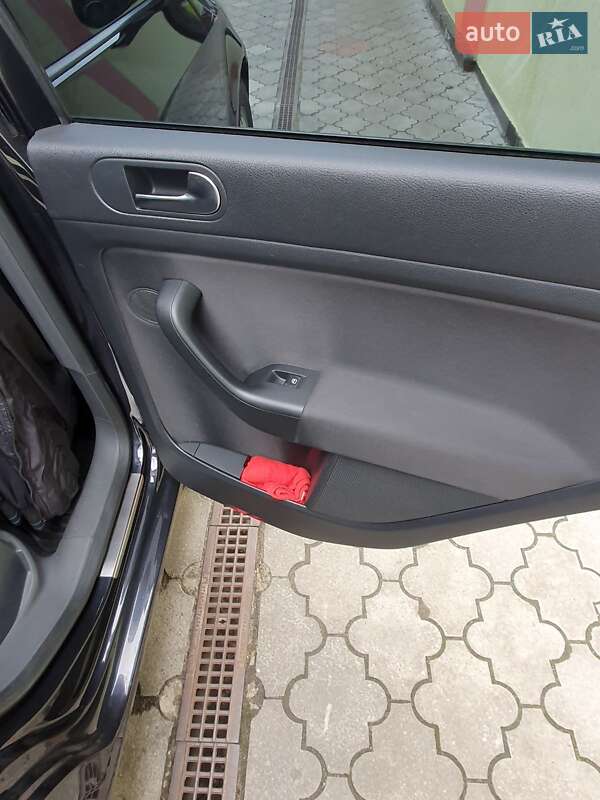 Хетчбек Volkswagen Golf Plus 2006 в Житомирі