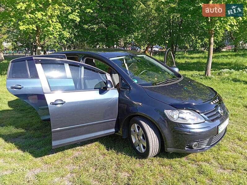 Хетчбек Volkswagen Golf Plus 2007 в Сарнах