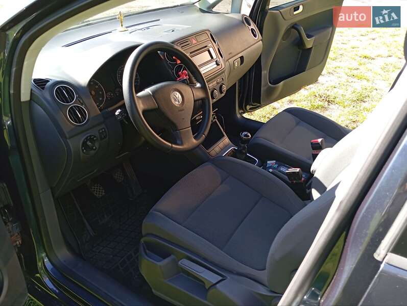 Хетчбек Volkswagen Golf Plus 2007 в Сарнах