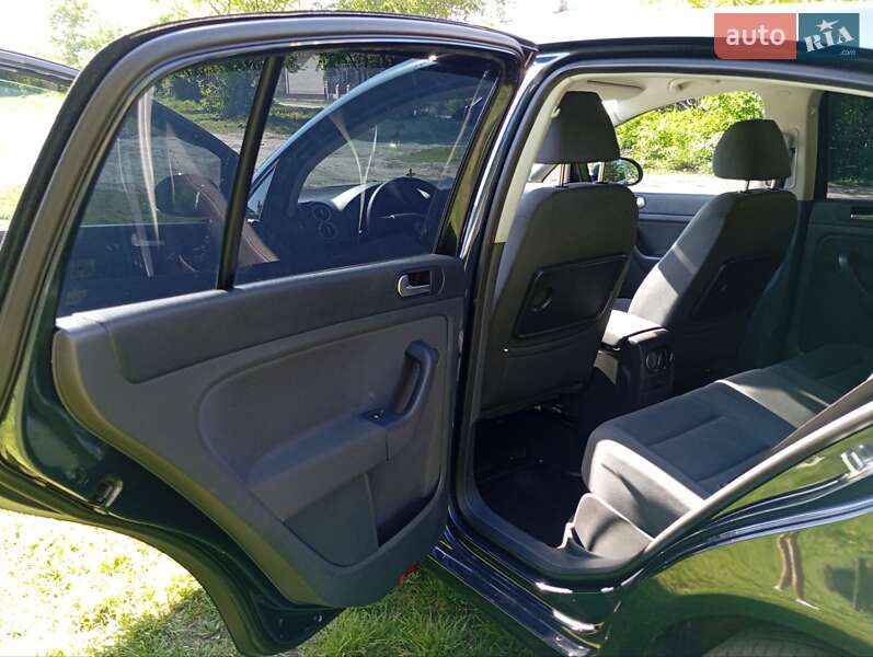 Хетчбек Volkswagen Golf Plus 2007 в Сарнах