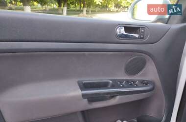Хэтчбек Volkswagen Golf Plus 2005 в 