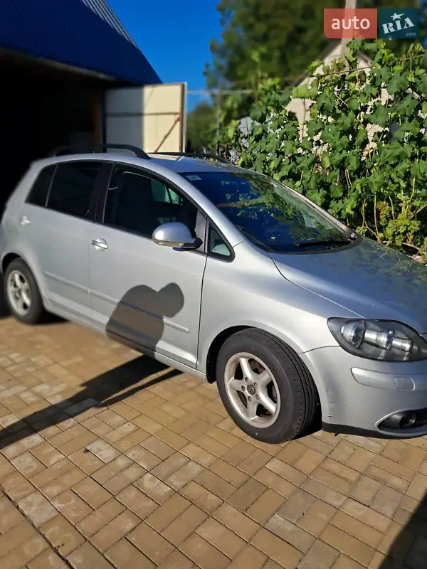 Хэтчбек Volkswagen Golf Plus 2008 в 