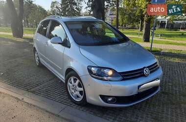 Хетчбек Volkswagen Golf Plus 2011 в  фото 7 Хетчбек Volkswagen Golf Plus 2011 в