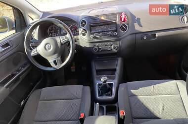 Хэтчбек Volkswagen Golf Plus 2010 в 