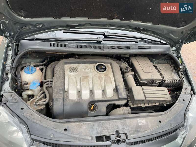 Хетчбек Volkswagen Golf Plus 2005 в Черкасах фото 16 Хетчбек Volkswagen Golf Plus 2005 в Черкасах