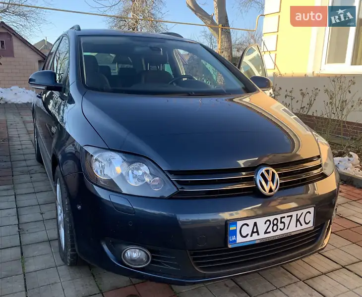 Хетчбек Volkswagen Golf Plus 2010 в 