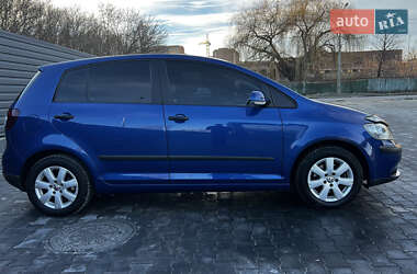 Хэтчбек Volkswagen Golf Plus 2005 в 
