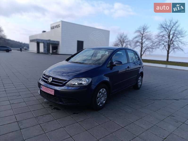 Хэтчбек Volkswagen Golf Plus 2005 в Светловодске