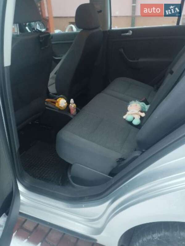 Хэтчбек Volkswagen Golf Plus 2008 в Рахове