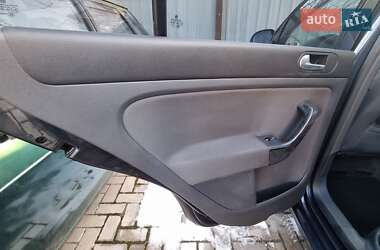 Хетчбек Volkswagen Golf Plus 2005 в 