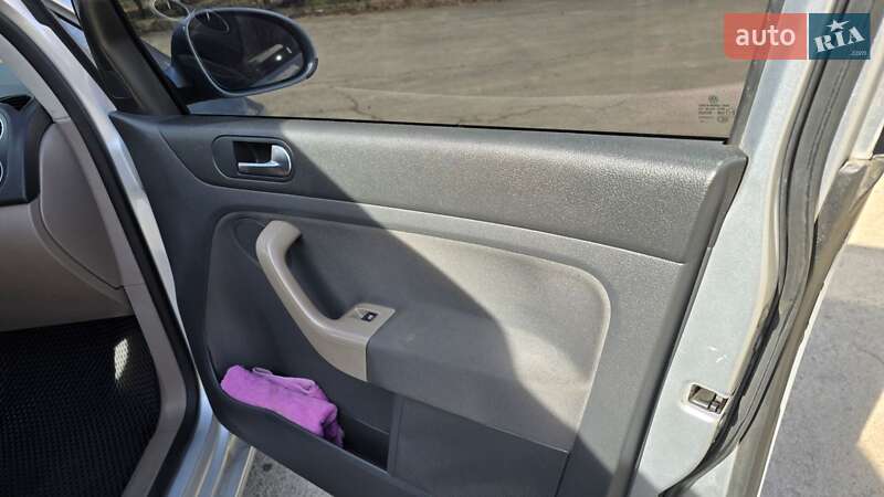 Хетчбек Volkswagen Golf Plus 2010 в Рівному фото 9 Хетчбек Volkswagen Golf Plus 2010 в Рівному