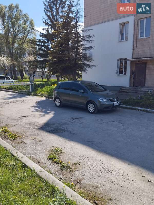 Хетчбек Volkswagen Golf Plus 2005 в Золочеві