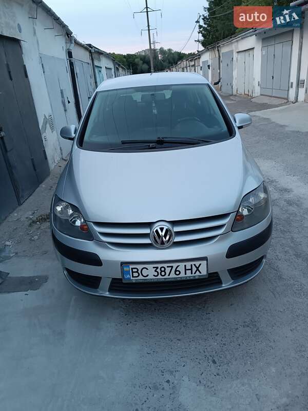 Хетчбек Volkswagen Golf Plus 2007 в 